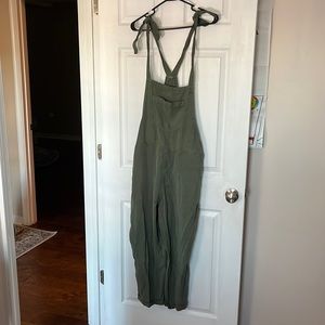 Aerie - olive green tie overall/jumper